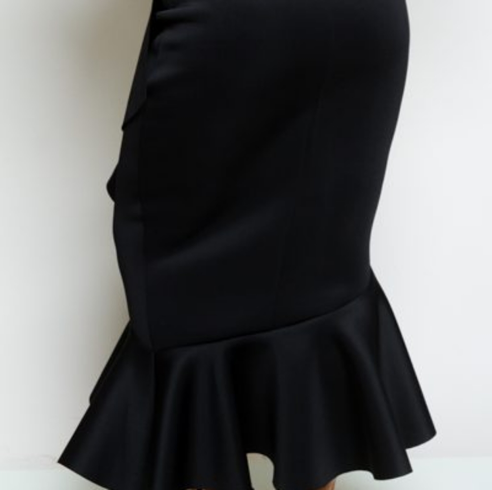 🆕️Black Asymmetrical Ruffled Peplum Long Skirt - Picture 3 of 3